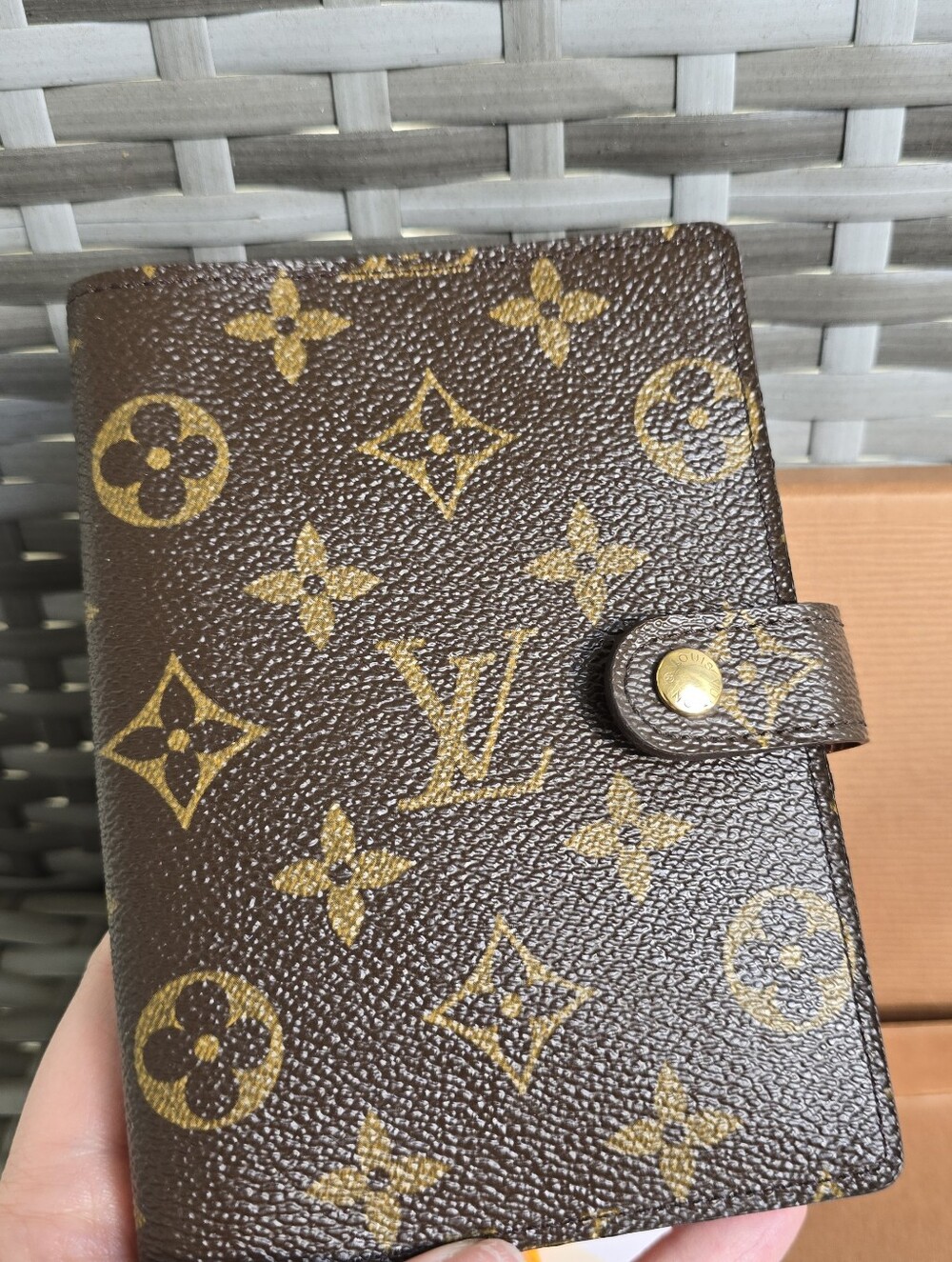 Louis Vuitton Monogram Agenda - Picture 16 of 17